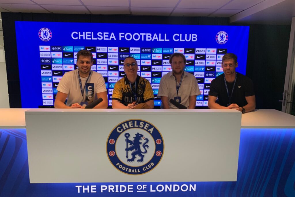 Žijeme sportem od dětství. Fotka na zájezdu Sportbud na stadionu Chelsea FC.